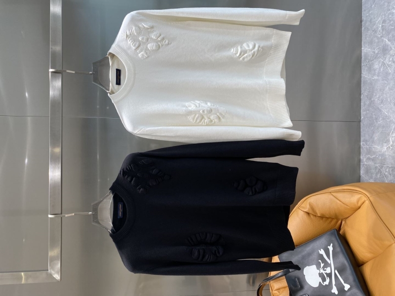 l0vis Vvtt0n sweater